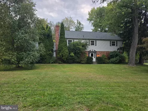 708 Camp Woods Rd, Villanova, PA 19085