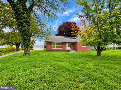 506 S New Middletown Rd, Media, PA 19063