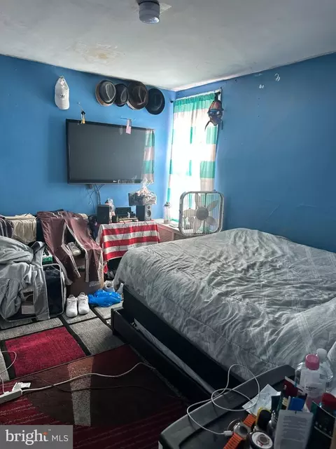 Bedroom - 404 Long Ln, Darby, PA 19082 photo 1 of 6