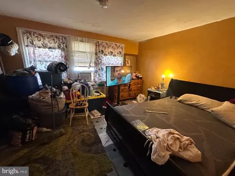 Bedroom - 404 Long Ln, Darby, PA 19082 photo 5 of 6
