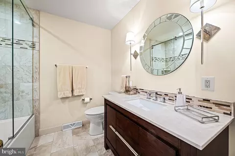 Bath - 9 Briarcrest Dr, Rose Valley, PA 19086 photo 6 of 8