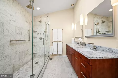 Bath - 9 Briarcrest Dr, Rose Valley, PA 19086 photo 4 of 8