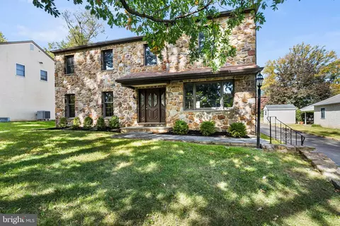 238 N State Rd, Springfield, PA 19064