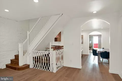 Entry Way - 41 Sunshine Rd, Darby, PA 19082 photo 2 of 9