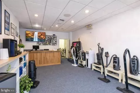 447 W Chester Pike, Havertown, PA 19083