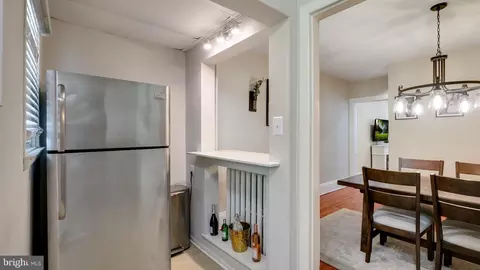 Entry Way - 264 N Aberdeen Ave, Wayne, PA 19087 photo 2 of 2