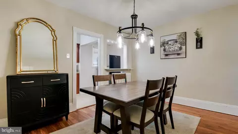 Entry Way - 264 N Aberdeen Ave, Wayne, PA 19087 photo 1 of 2
