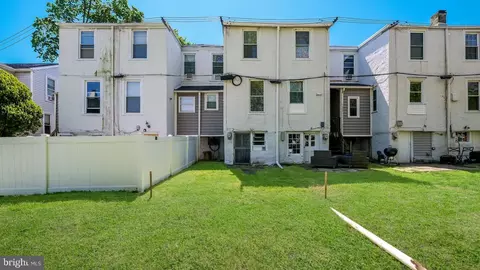 Exterior - 264 N Aberdeen Ave, Wayne, PA 19087 photo 4 of 4
