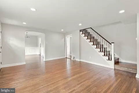 Living - 75 Nield Rd, Springfield, PA 19064 photo 2 of 4