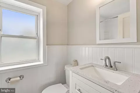 Bath - 75 Nield Rd, Springfield, PA 19064 photo 1 of 2