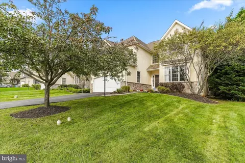 115 Ceton Ct, Broomall, PA 19008