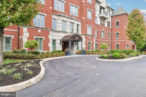 5203 Parkview Dr, Haverford, PA 19041