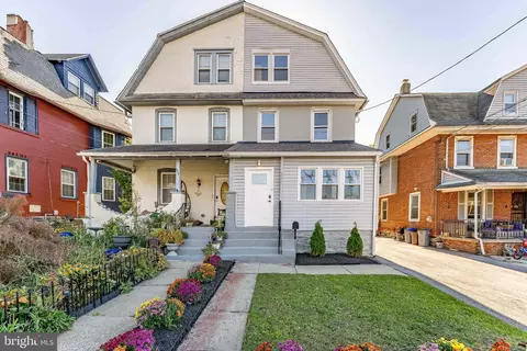 817 Ardmore Ave, Ardmore, PA 19003