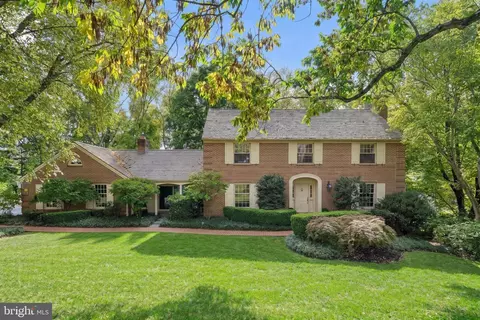181 Hunt Valley Cir, Berwyn, PA 19312