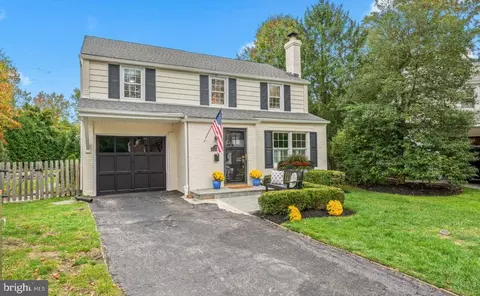 250 Barcladen Cir, Bryn Mawr, PA 19010