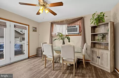Dining - 4 Oakley Rd, Darby, PA 19082 photo 1 of 2