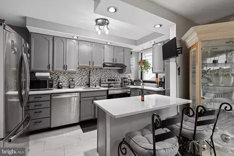 Kitchen - 4 Oakley Rd, Darby, PA 19082 photo 4 of 4