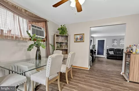 Dining - 4 Oakley Rd, Darby, PA 19082 photo 2 of 2