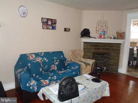 Living - 7236 Brent Rd, Darby, PA 19082 photo 1 of 2