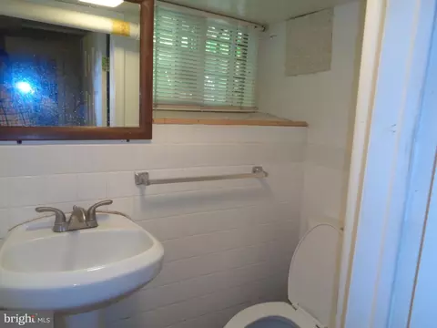 Bath - 7236 Brent Rd, Darby, PA 19082 photo 3 of 4