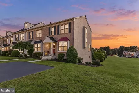 343 Scola Rd, Brookhaven, PA 19015