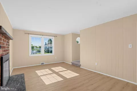 Living - 15 Mulberry, Boothwyn, PA 19061 photo 6 of 7