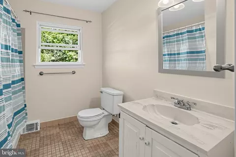 Bath - 15 Mulberry, Boothwyn, PA 19061 photo 1 of 2