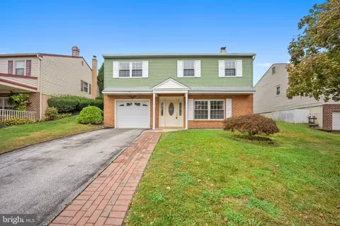 304 Crescent Hill Dr, Havertown, PA 19083