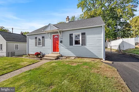 139 Henderson Ave, Norwood, PA 19074