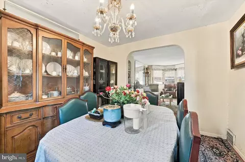 Dining - 7281 Glenthorne Rd, Darby, PA 19082 photo 2 of 2