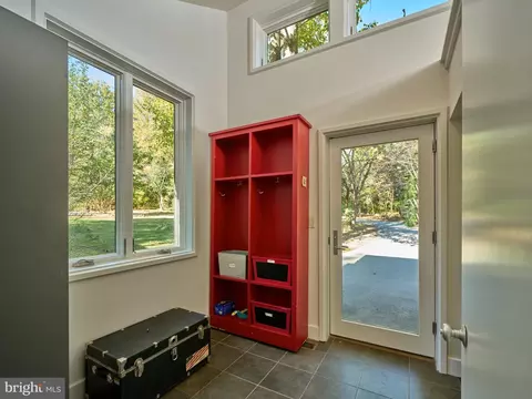 Entry Way - 803 Maple Glen Rd, Wayne, PA 19087 photo 4 of 4