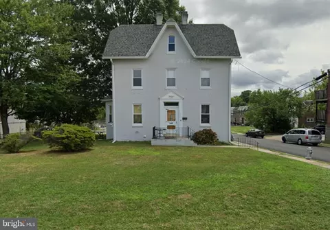 54 W Madison Ave, Clifton Heights, PA 19018