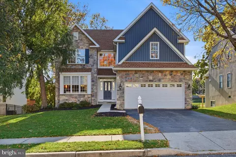 112 Ceton Ct, Broomall, PA 19008