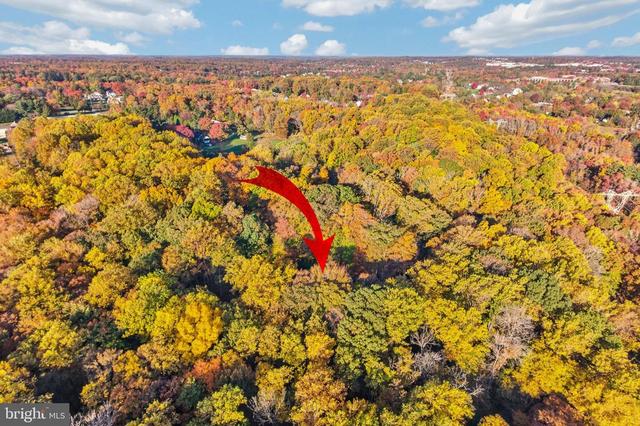 602 Featherbed Ln, Garnet Valley, PA 19060