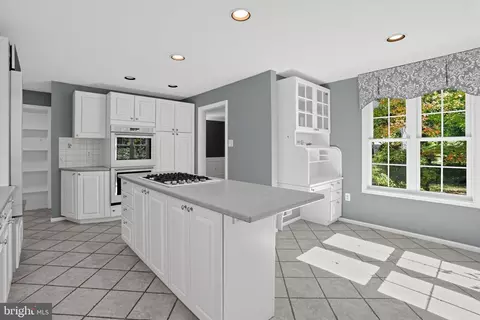 Kitchen - 312 Chamounix Rd, Wayne, PA 19087 photo 4 of 6