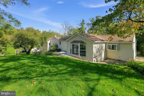 Exterior - 312 Chamounix Rd, Wayne, PA 19087 photo 4 of 6
