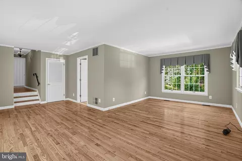 Living - 312 Chamounix Rd, Wayne, PA 19087 photo 7 of 9