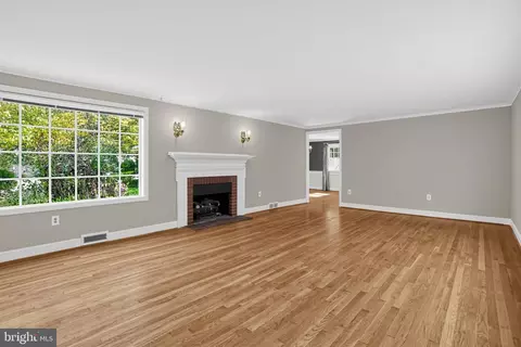 Living - 312 Chamounix Rd, Wayne, PA 19087 photo 2 of 9