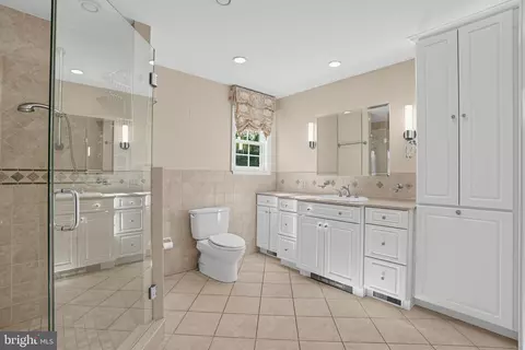 Bath - 312 Chamounix Rd, Wayne, PA 19087 photo 1 of 5