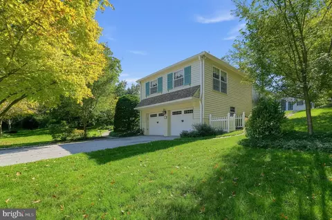 Exterior - 312 Chamounix Rd, Wayne, PA 19087 photo 5 of 6