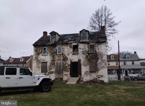 18 20 Front St, Brookhaven, PA 19015