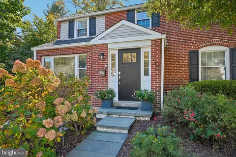 122 Hickory Ln, Bryn Mawr, PA 19010