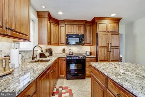 104 Calvarese Ln, Wayne, PA 19087 photo 14