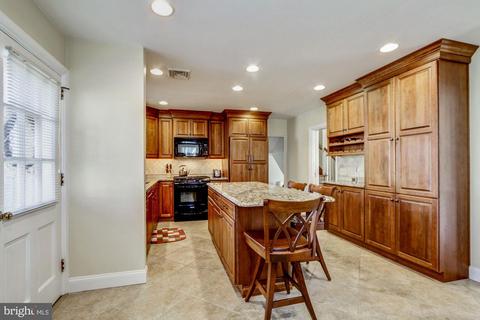 104 Calvarese Ln, Wayne, PA 19087 photo 12
