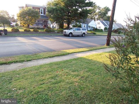 201 Upland Rd, Brookhaven, PA 19015 photo 3