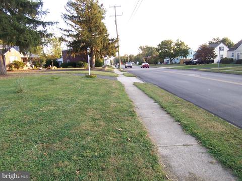 201 Upland Rd, Brookhaven, PA 19015 photo 2