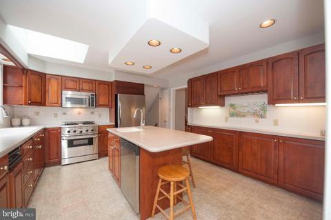 628 W Wayne Ave, Wayne, PA 19087 photo 5