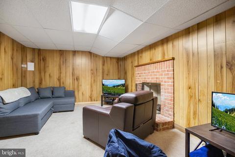 1358 Rolling Glen Dr, Boothwyn, PA 19061 photo 15