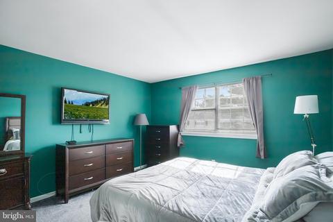 1358 Rolling Glen Dr, Boothwyn, PA 19061 photo 9
