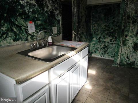 220 Wright Ave, Darby, PA 19023 photo 5